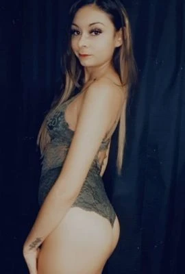 Jazlyn — 3 / 9