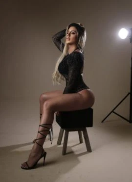 Babi Amorim — 2 / 5