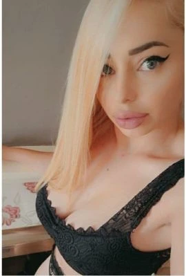 Female Escort — 7 / 9