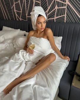 Stella — 5 / 6
