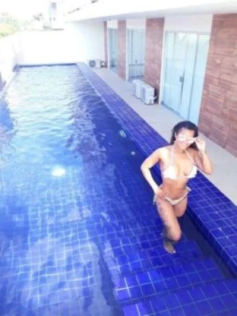 Beatriz Castro — 4 / 9