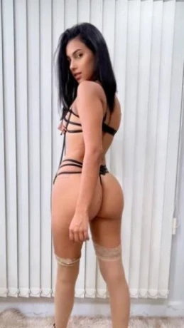 Lívia Marques — 2 / 8