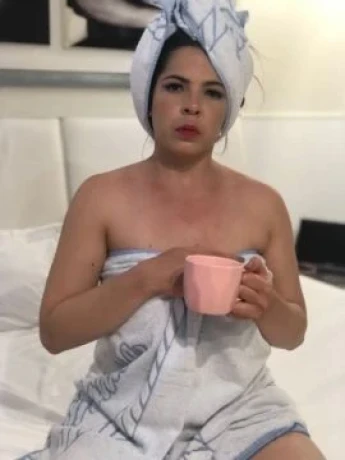 Laura Paula — 2 / 9