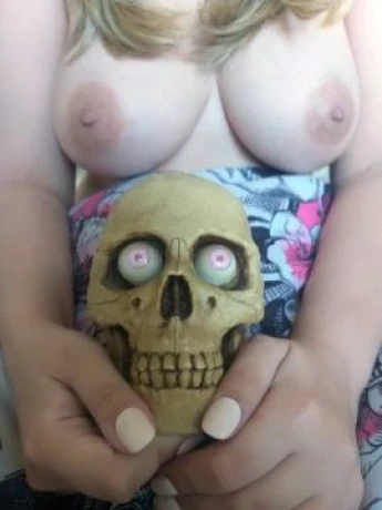 Sarah Luna — 3 / 9