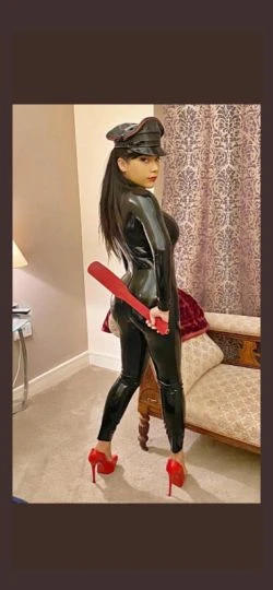 MEDUSA DOMINATRIX — 7 / 9