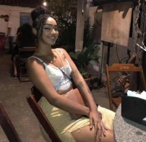 Dayane Lavynea — 6 / 8