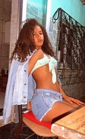 Vivi Aguiar — 3 / 5