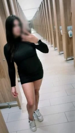 Maya Muniz — 3 / 5