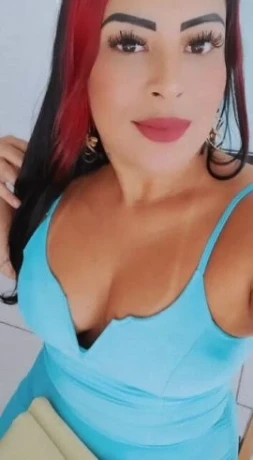 Julia Padilha — 3 / 5