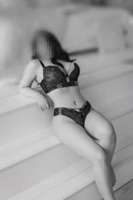 Lovely Miriam — 2 / 8