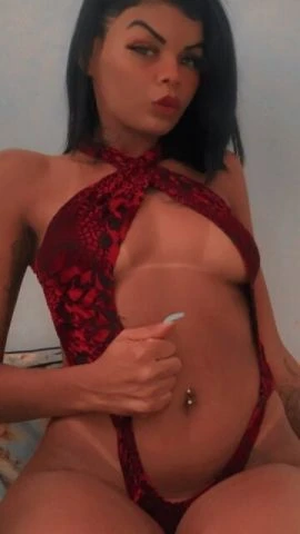 Katarina Moreira — 6 / 7