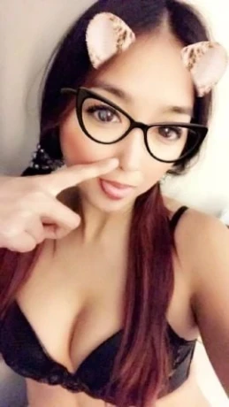 lauraxxxx — 2 / 4
