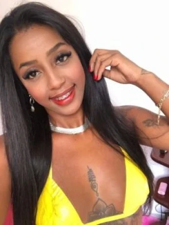 Bruna Cortês — 8 / 9