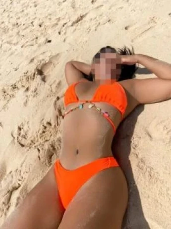 Kelly Almeida — 4 / 9