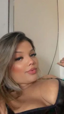 Luna Assis — 4 / 5