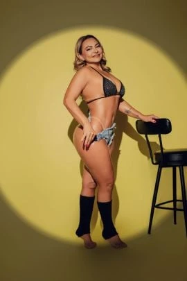Dama — 8 / 9