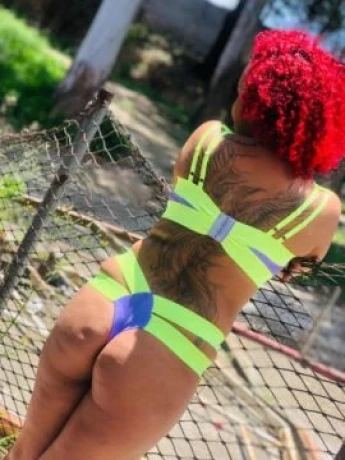 Jasmyne Souza — 2 / 5