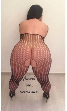 Female Escort — 3 / 8