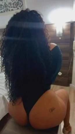 Laís Silva — 7 / 9