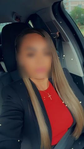 Khloe — 3 / 5
