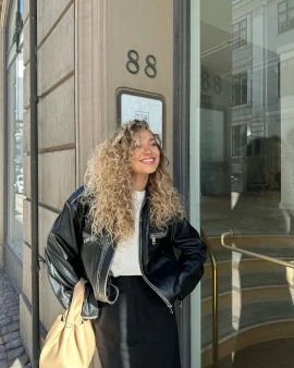 Iri Ava — 3 / 9