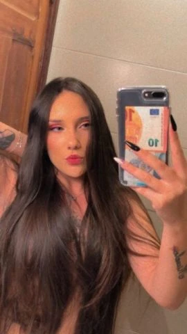 Julia Mel — 4 / 5