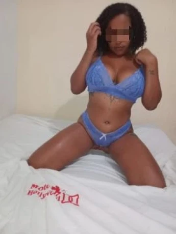 Naty Lisboa — 5 / 9