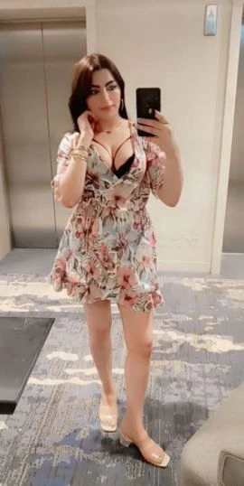 Sarah — 2 / 6