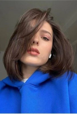 Alena — 4 / 5