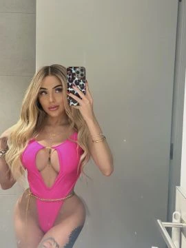 Isabella — 3 / 9