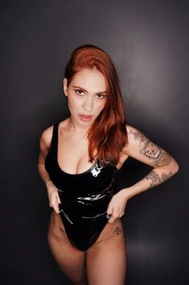 Bella Montenegro — 4 / 5