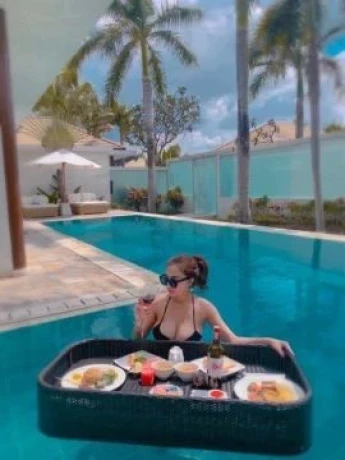 Casie Freya — 3 / 6