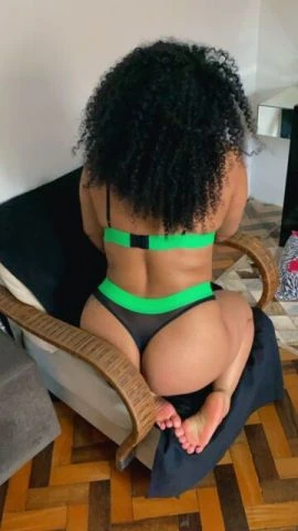 Gaby Melo — 3 / 4