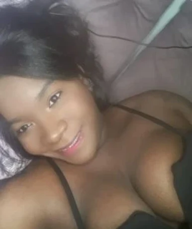 Adriana Paiva — 7 / 8