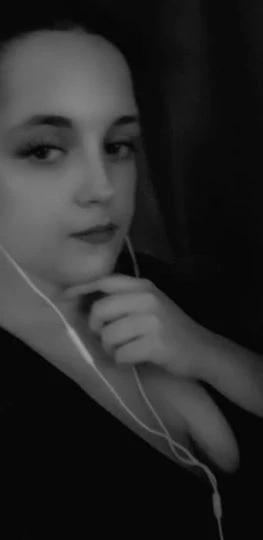 Jolie brune, Escort, Lyon