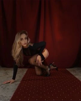 faye — 3 / 9
