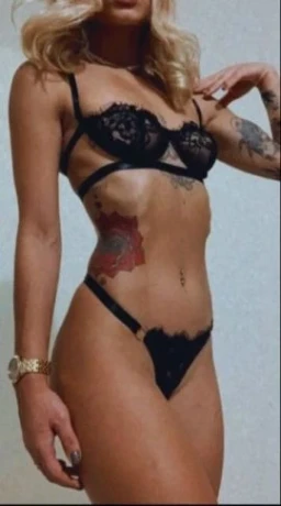 Laura Foster — 2 / 4