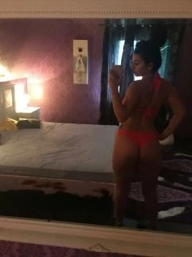 Vanessa — 3 / 6