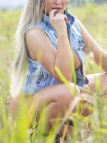 Joyce Fernandes — 7 / 9