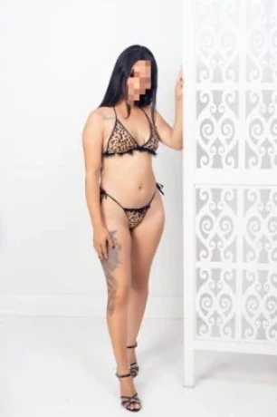 Yara Medeiros — 6 / 9