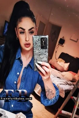 Emma — 3 / 4