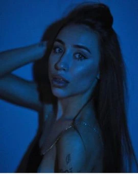 Milena — 2 / 4