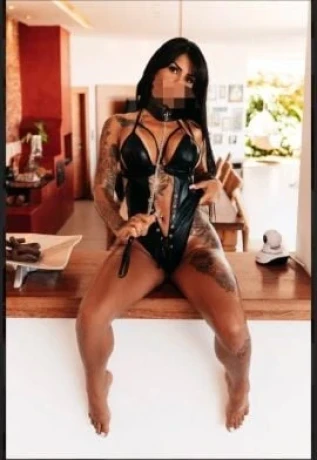 Eloíse Minelly — 8 / 9