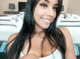 Amelia — 2 / 6
