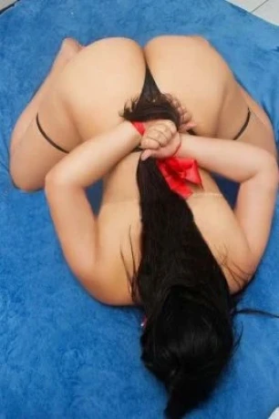 Isabela Garcia — 3 / 9