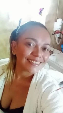 Paty Almeida — 1 / 4