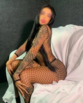 Mel Lyns — 4 / 5