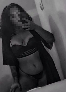 Pamella Flores — 4 / 5
