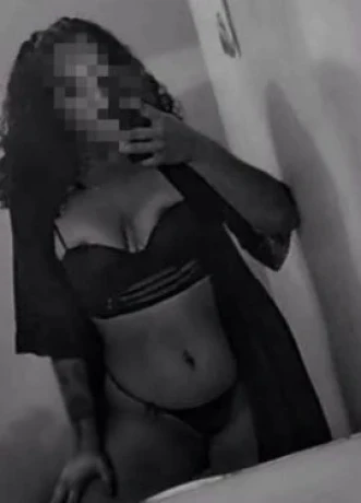 Pamella Flores — 4 / 5