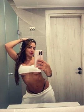 Flavia Oliver — 7 / 9